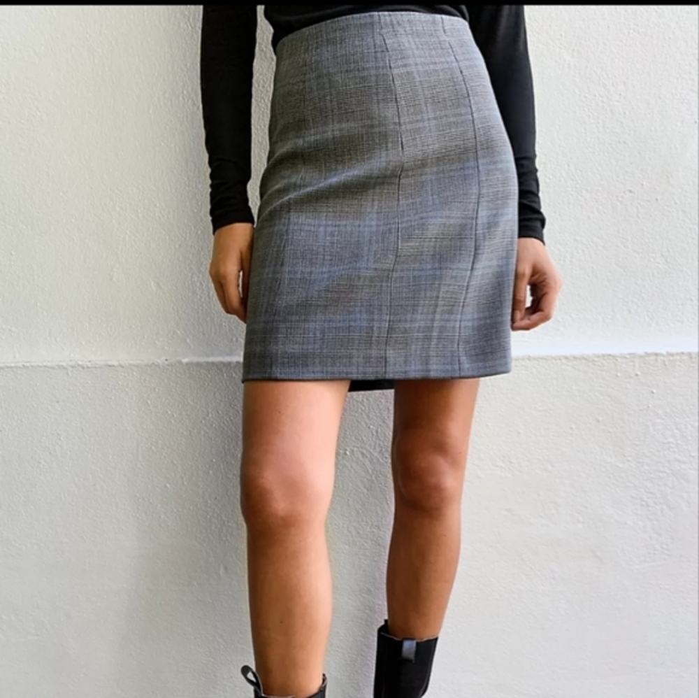 Aritzia Babaton Modern Check Skirt
